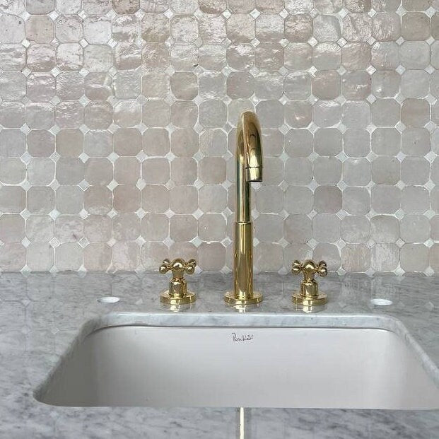 Bathroom Faucet in unlacquered Brass