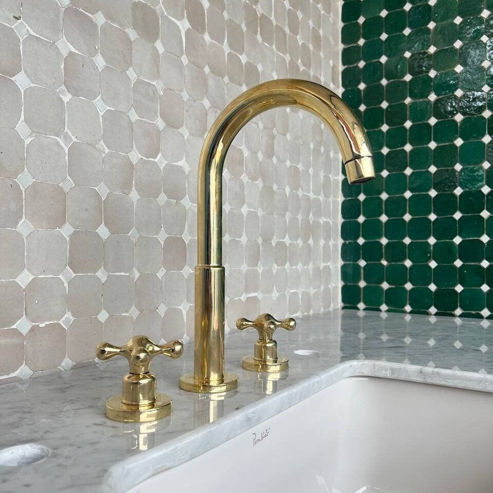 Bathroom Faucet in unlacquered Brass