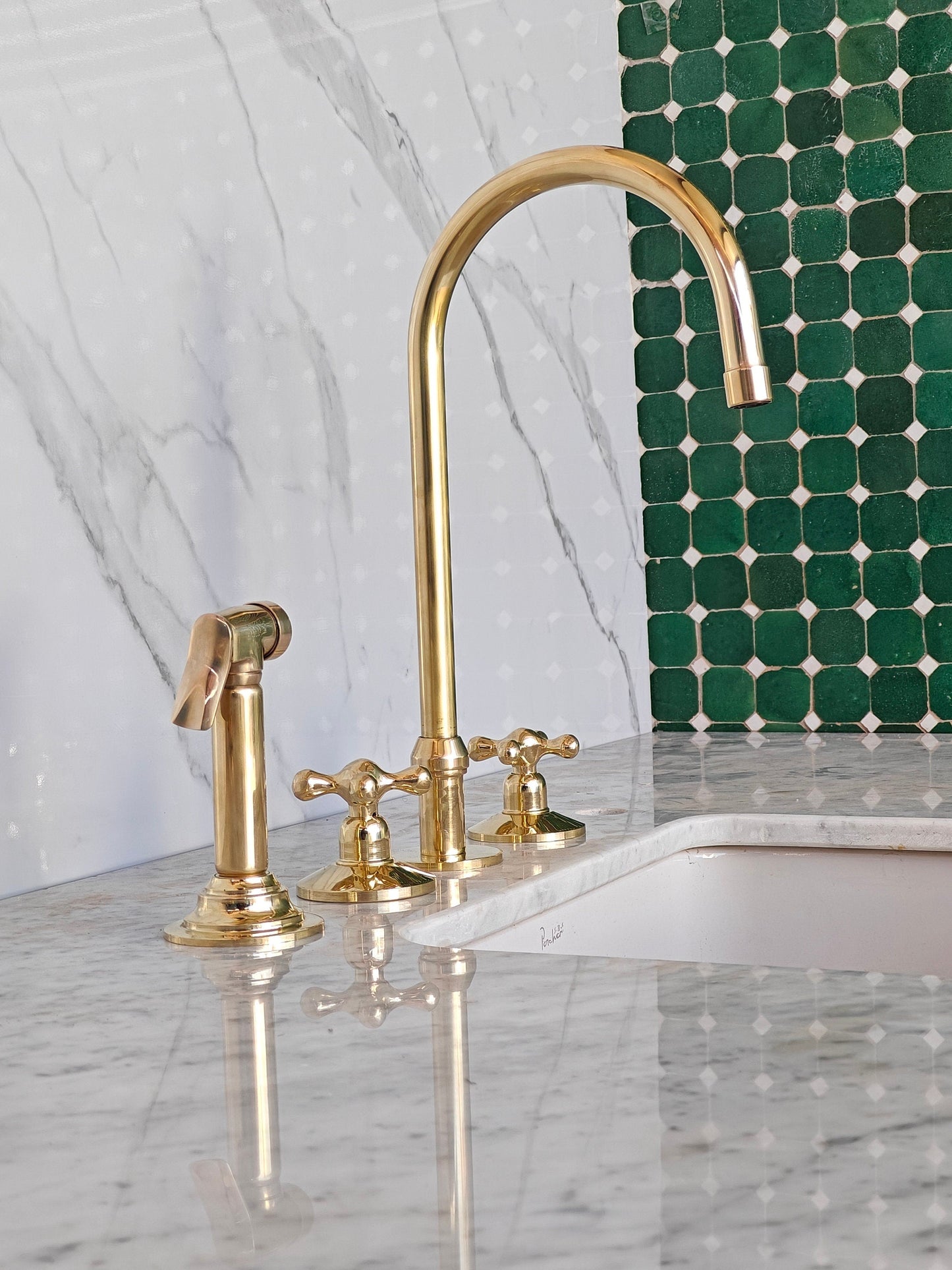 Antique Brass Kitchen Faucet – A Touch of Classic Charm